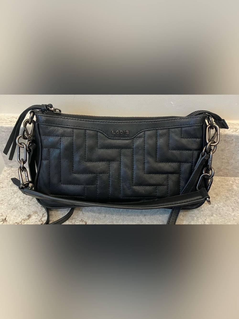 LODIS
Women's Signature Black Quilt Top Zip Crossbody